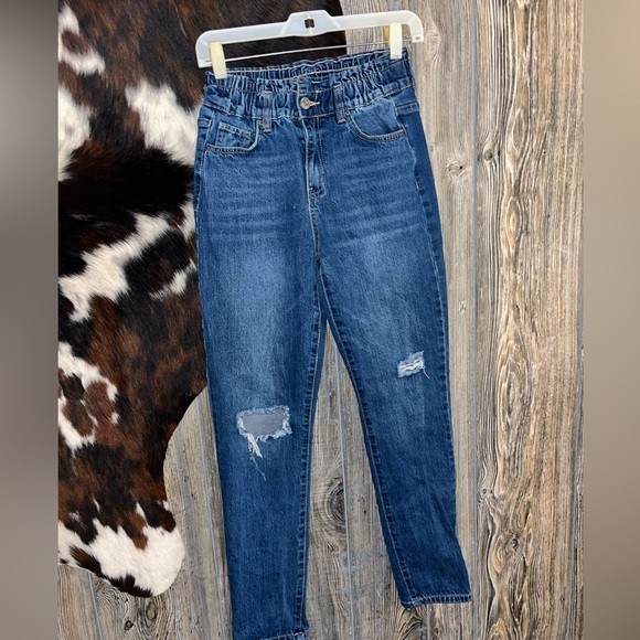 YMI Denim - YMI Dream size small (size 2) straight leg distressed jeans in VGUC
